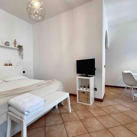 Unconventional Apartment: Centro Storico Con Bici Mantova Exterior photo