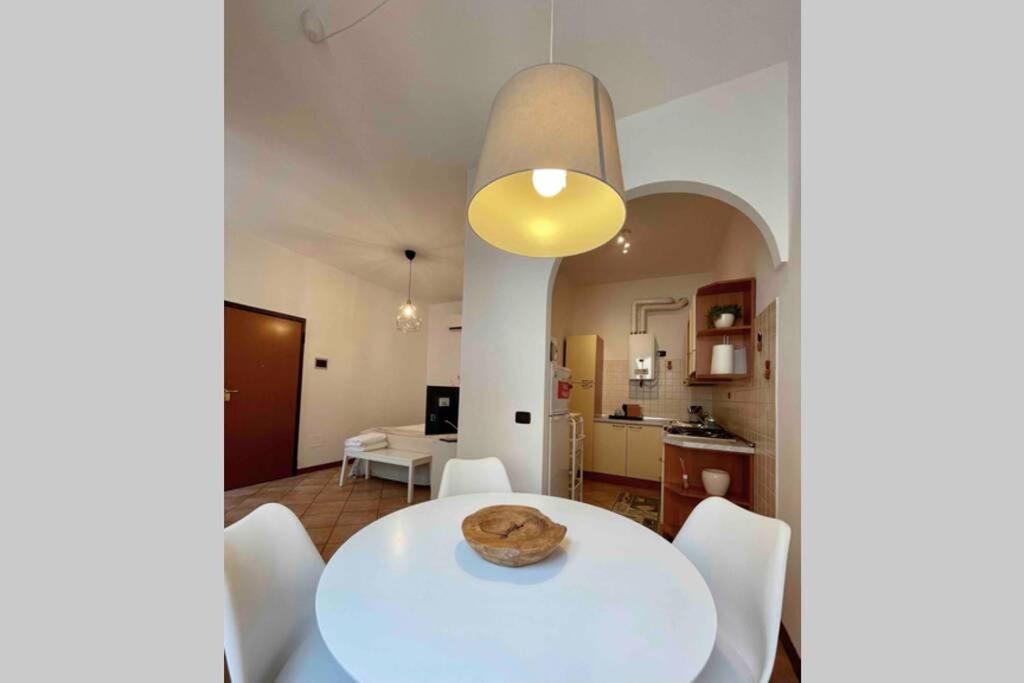 Unconventional Apartment: Centro Storico Con Bici Mantova Exterior photo